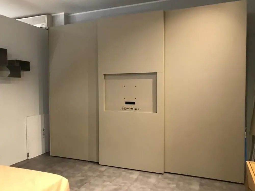 Alf Da Fre Armadio con ante scorrevoli a prezzo scontato modello Contour television di- Armadi