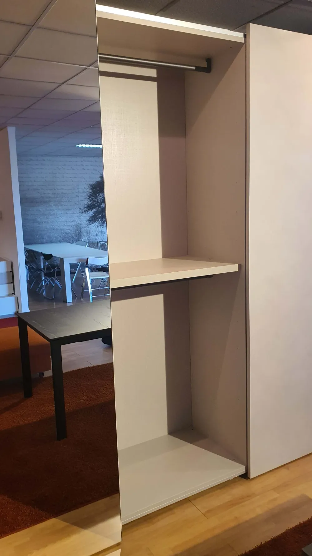 Tomasella Armadio con ante scorrevoli moderno Liscio specchio a prezzo ribassato- Armadi