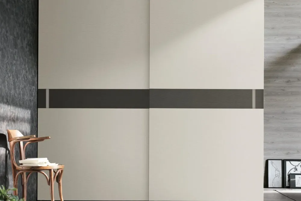 Outlet Armadio con ante scorrevoli moderno Athena a prezzo scontato Armadi