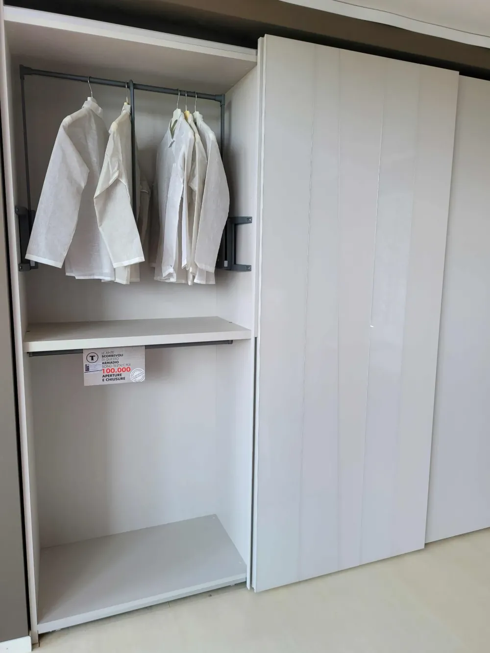 Tomasella Armadio con ante scorrevoli moderno Doris kelly a prezzo ribassato- Armadi