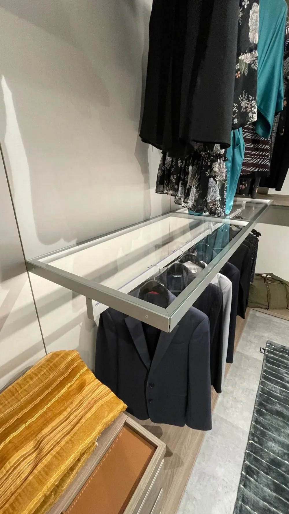 Outlet Armadio con cabina armadio moderno Panorama a prezzo scontato Armadi