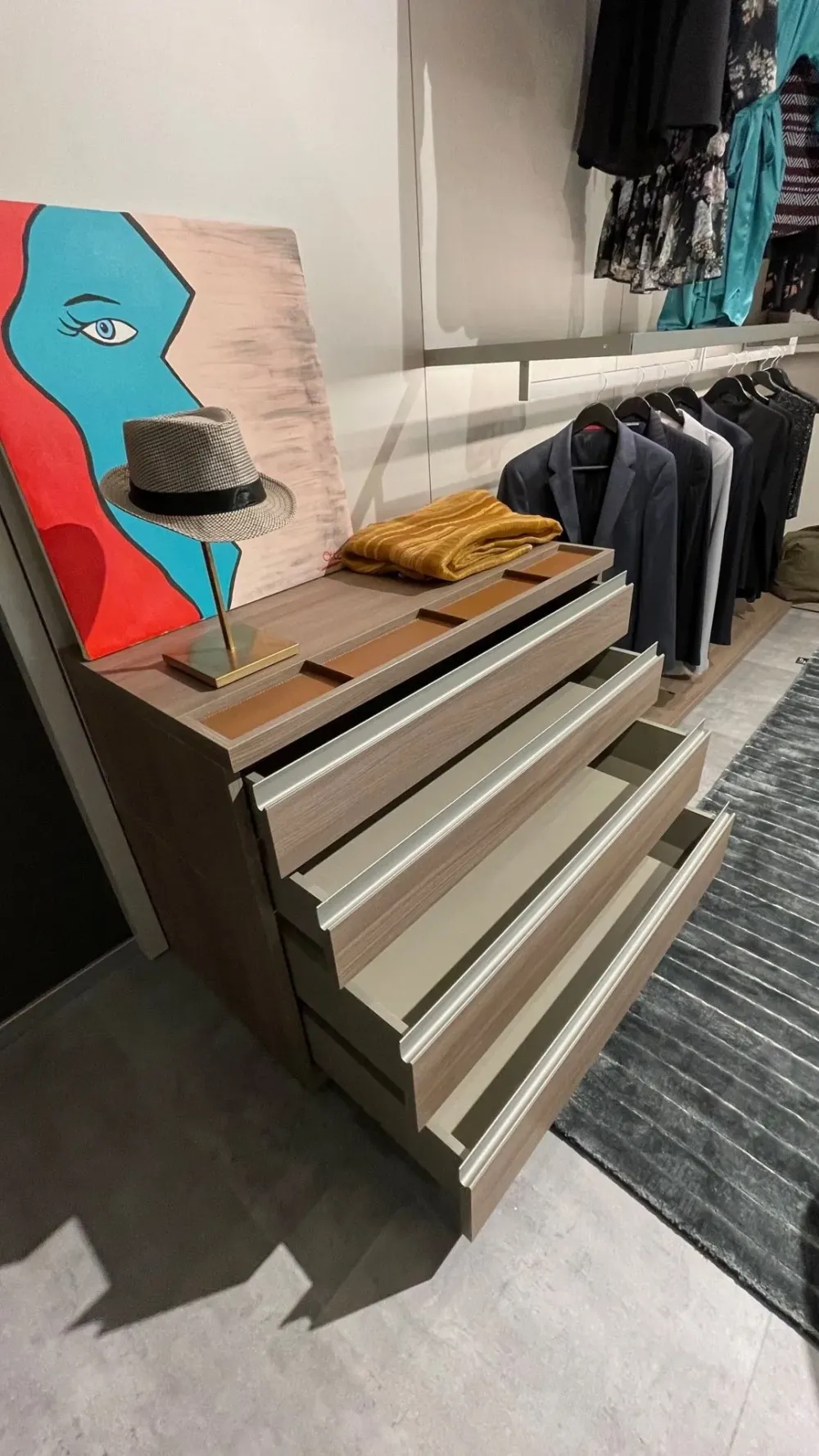 Outlet Armadio con cabina armadio moderno Panorama a prezzo scontato Armadi