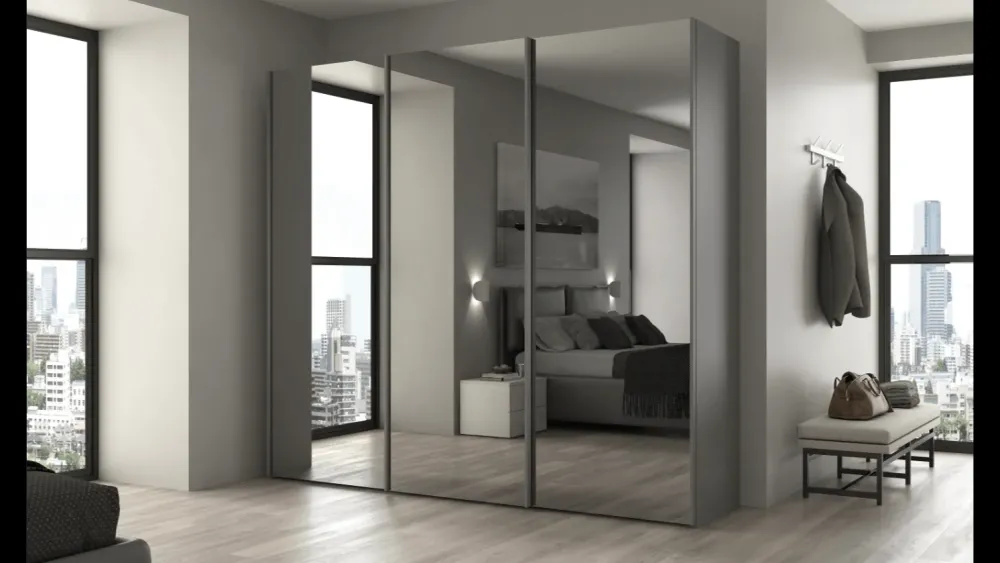 Armadio di modello Armadio a 3 ante scorrevoli con specchi fumè in promo-sconto del 50% in laminato opaco con sconto -46%^Gierre Mobili Sale