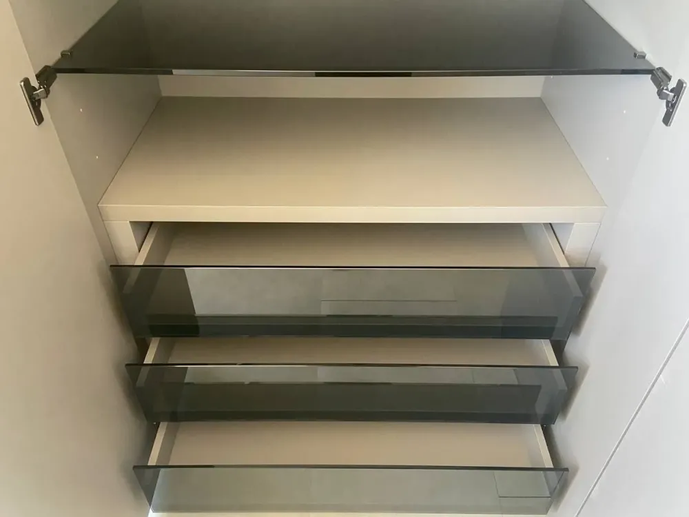 Lago Armadio di modello Now in laminato opaco con sconto -45%- Armadi