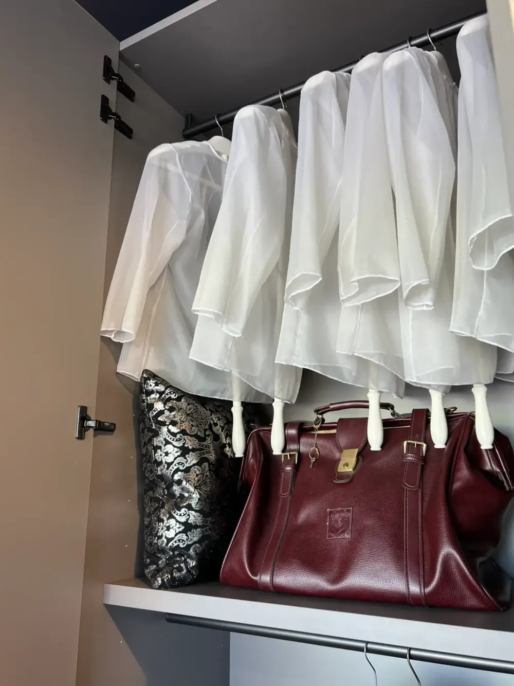 Armadio di modello Now quick in vetro con sconto -35%^Lago New