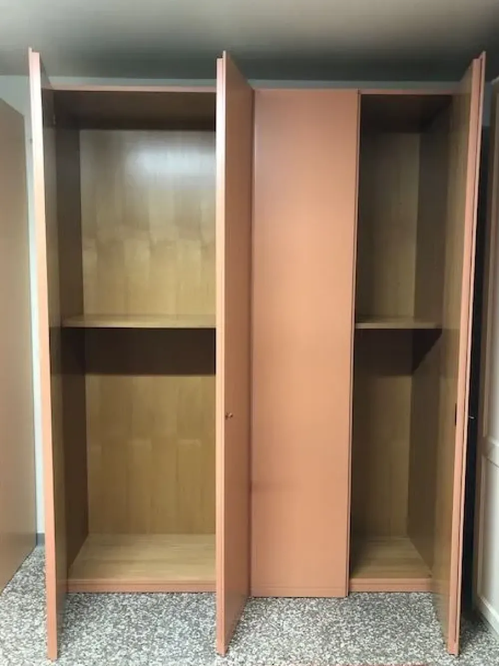 Sale Armadio di modello Armadio quattro ante in laccato opaco con sconto -72% Armadi