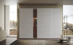 Morassutti Armadio di modello Armadio a 3 ante scorrevoli mod.tree  laccato bianco di in promo-sconto del 40% in laccato opaco con sconto -40%- Armadi