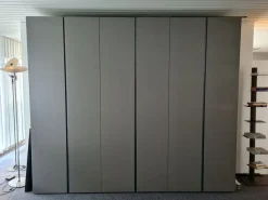 Outlet Armadio di modello Nastro in laminato materico con sconto -31% Armadi