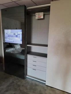 Armadio di modello Vision 2021 in laminato materico con sconto -45%^Tomasella Best