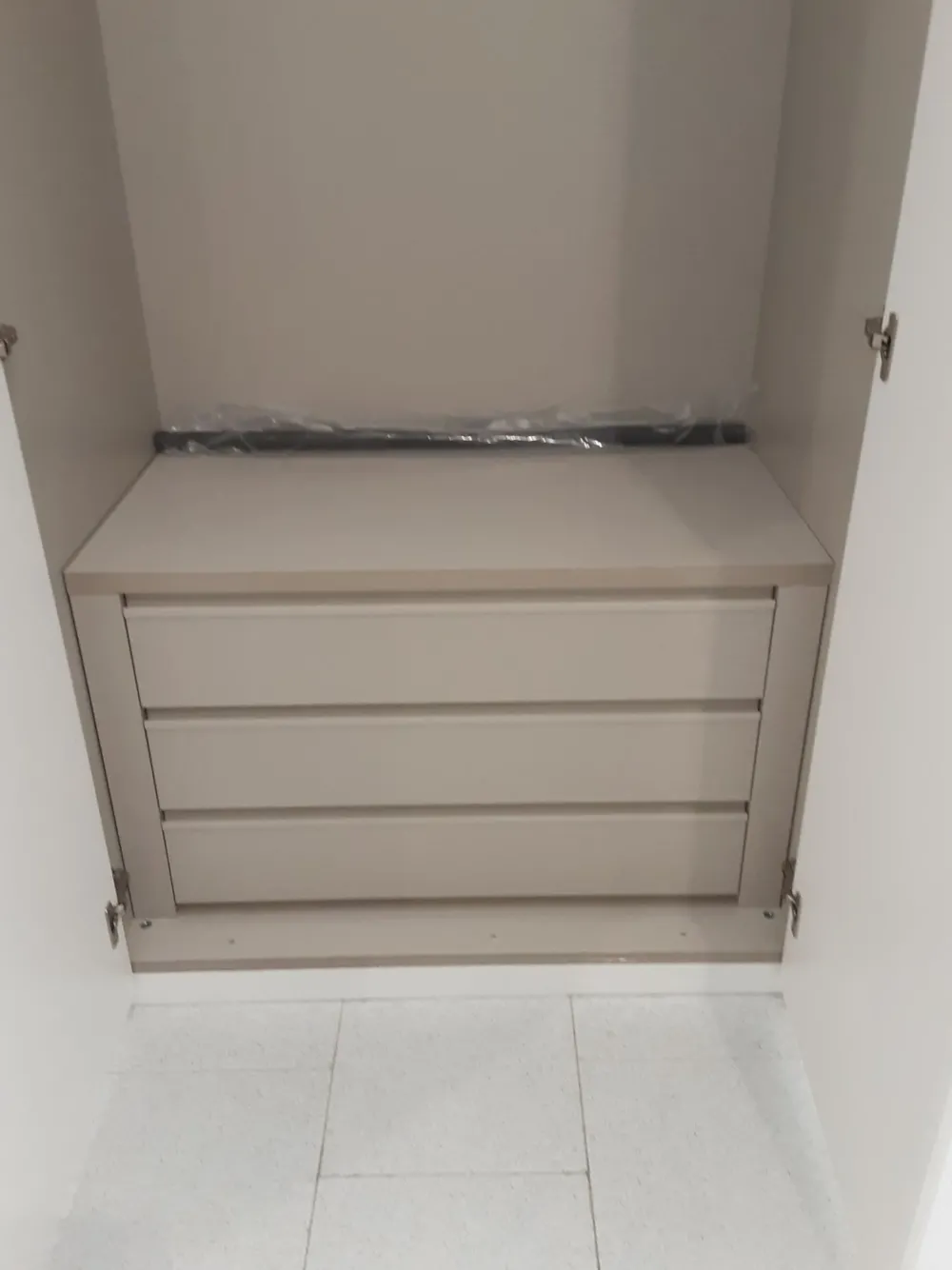 Veneran Armadio Gola realizzato in laccato opaco di scontato --5525%- Armadi