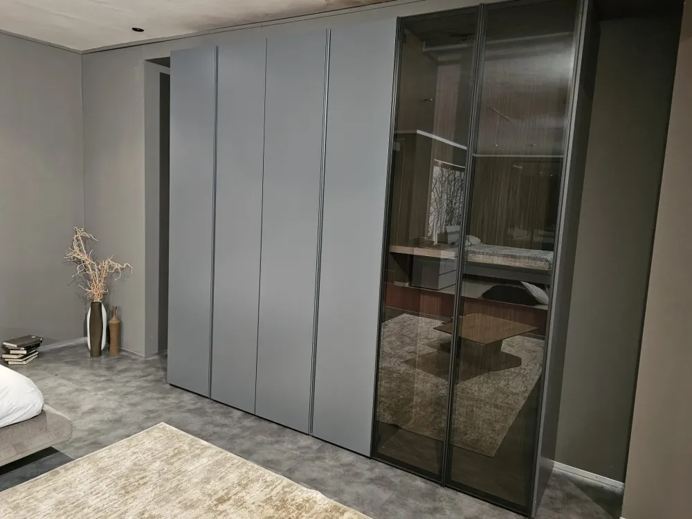 Tomasella Armadio in laccato opaco Gola metropolis a marchio scontato -43%- Armadi