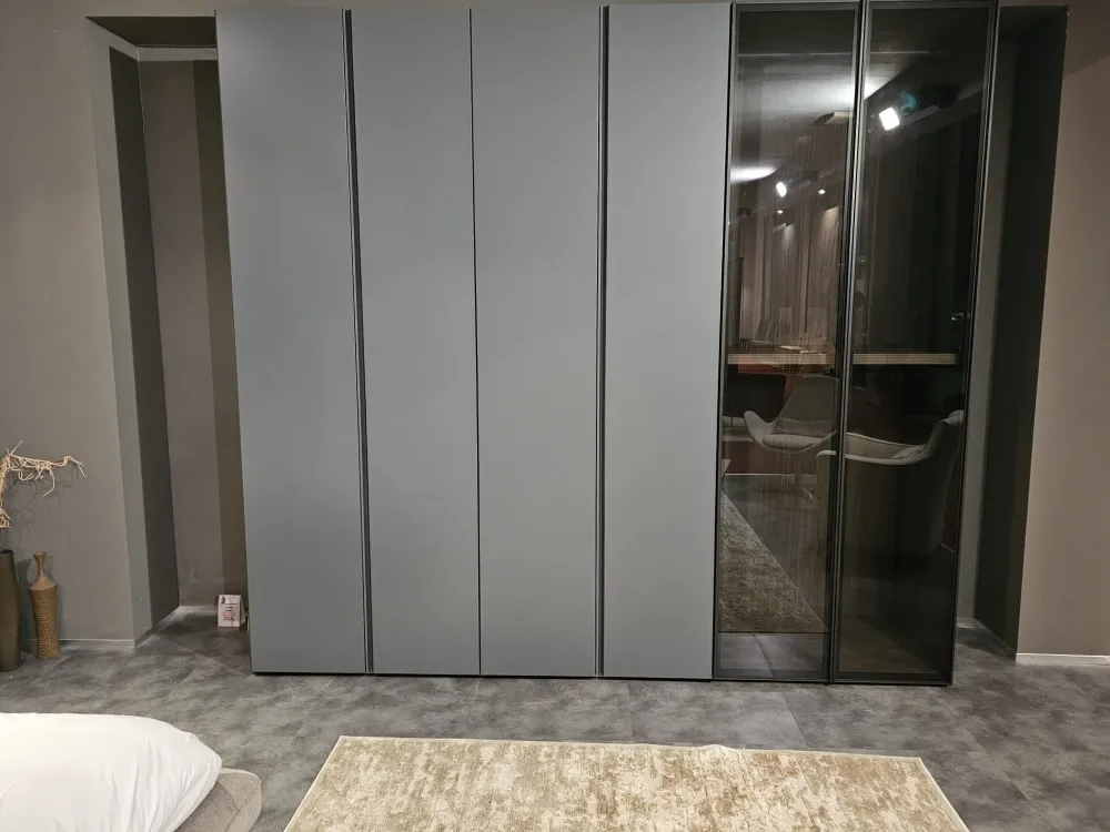 Tomasella Armadio in laccato opaco Gola metropolis a marchio scontato -43%- Armadi