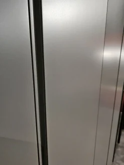 Tomasella Armadio in laccato opaco Gola metropolis a marchio scontato -43%- Armadi