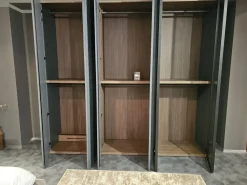 Tomasella Armadio in laccato opaco Gola metropolis a marchio scontato -43%- Armadi