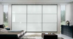 Clearance Armadio in laccato opaco Mimosa a marchio scontato Armadi