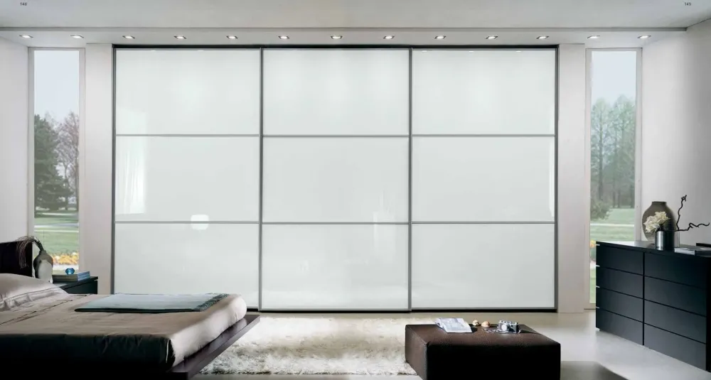 Clearance Armadio in laccato opaco Mimosa a marchio scontato Armadi