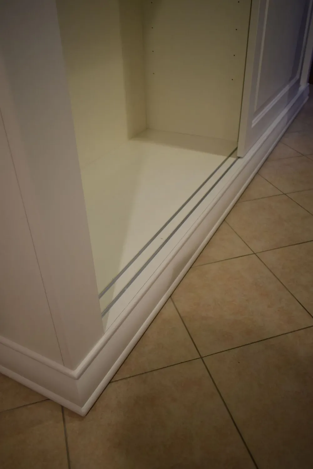 Collezione esclusiva Armadio in legno Armadio quadrifoglio a marchio scontato -40%- Armadi