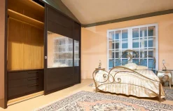 Outlet Armadio in legno Gothic a marchio scontato -40% Armadi