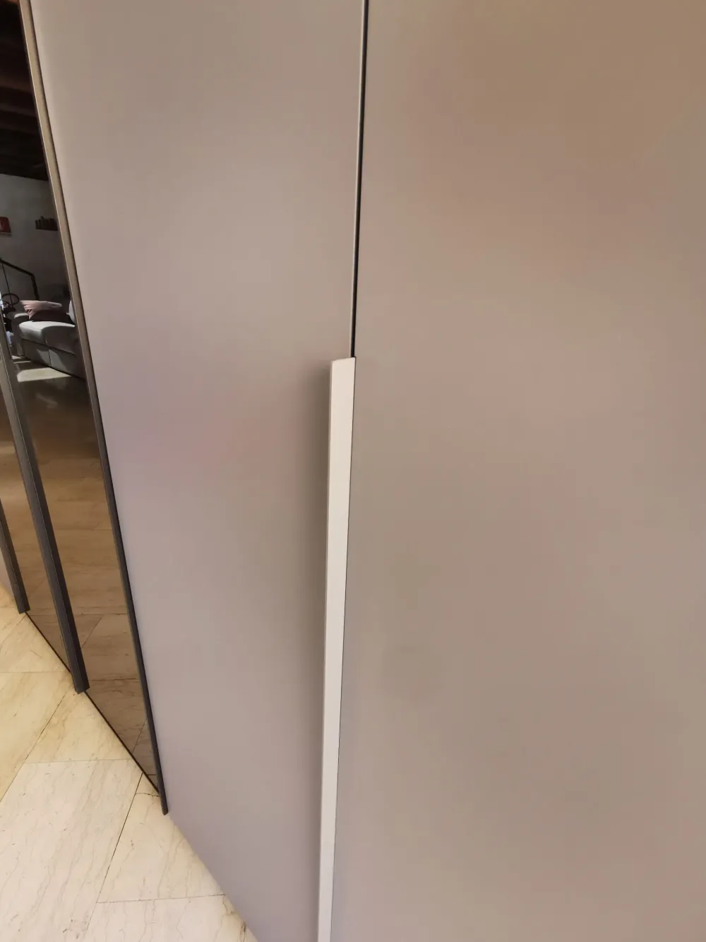 New Armadio Milano a sei ante a prezzo scontato Armadi