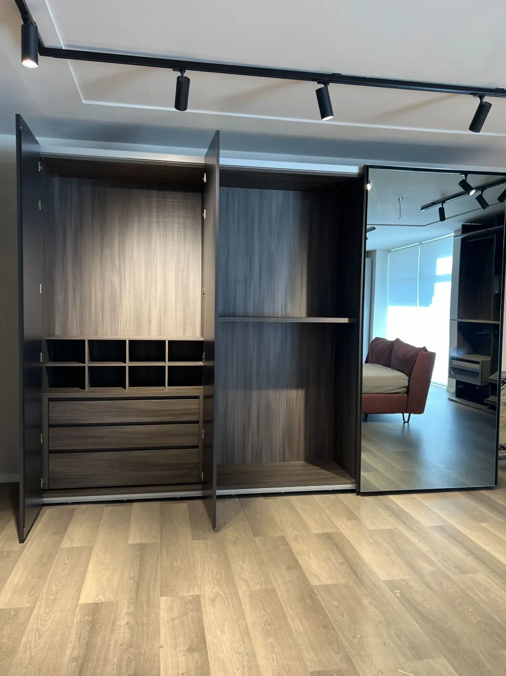 Clearance Armadio moderno Breccia con un ribasso imperdibile Armadi