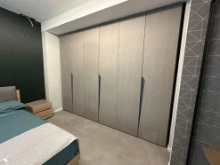 Outlet Armadio moderno Drop di a PREZZO OUTLET -40% Armadi