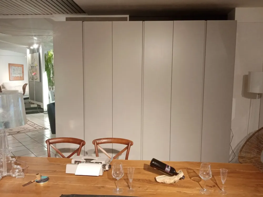 Armadio moderno Meg con un ribasso imperdibile^Presotto Outlet