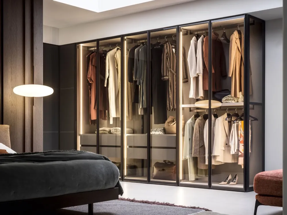 Online Armadio moderno Perry vetro + laccato con un ribasso imperdibile Armadi