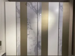 Armadio Noto realizzato in vetro di scontato -50%^Orme