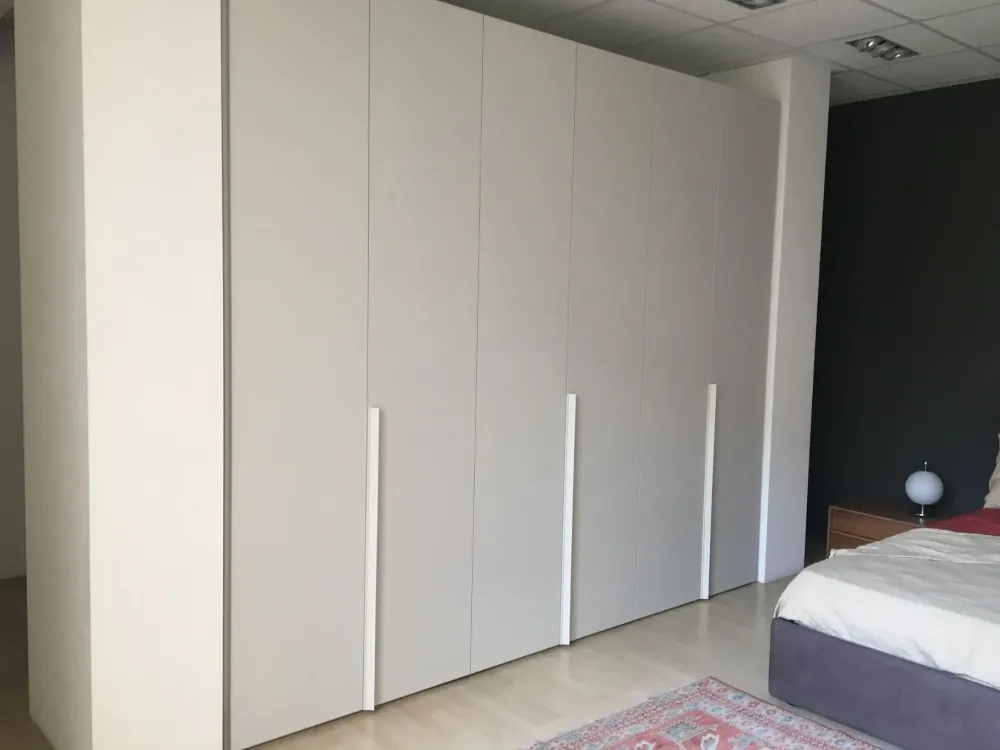 Best Armadio anta liscia realizzato in laminato opaco di scontato -39% Armadi