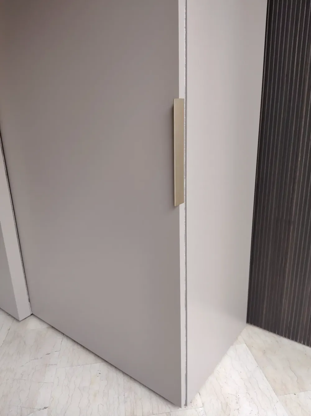 Pianca Armadio Plana porta v con ante scorrevoli SCONTATO a PREZZI OUTLET- Armadi