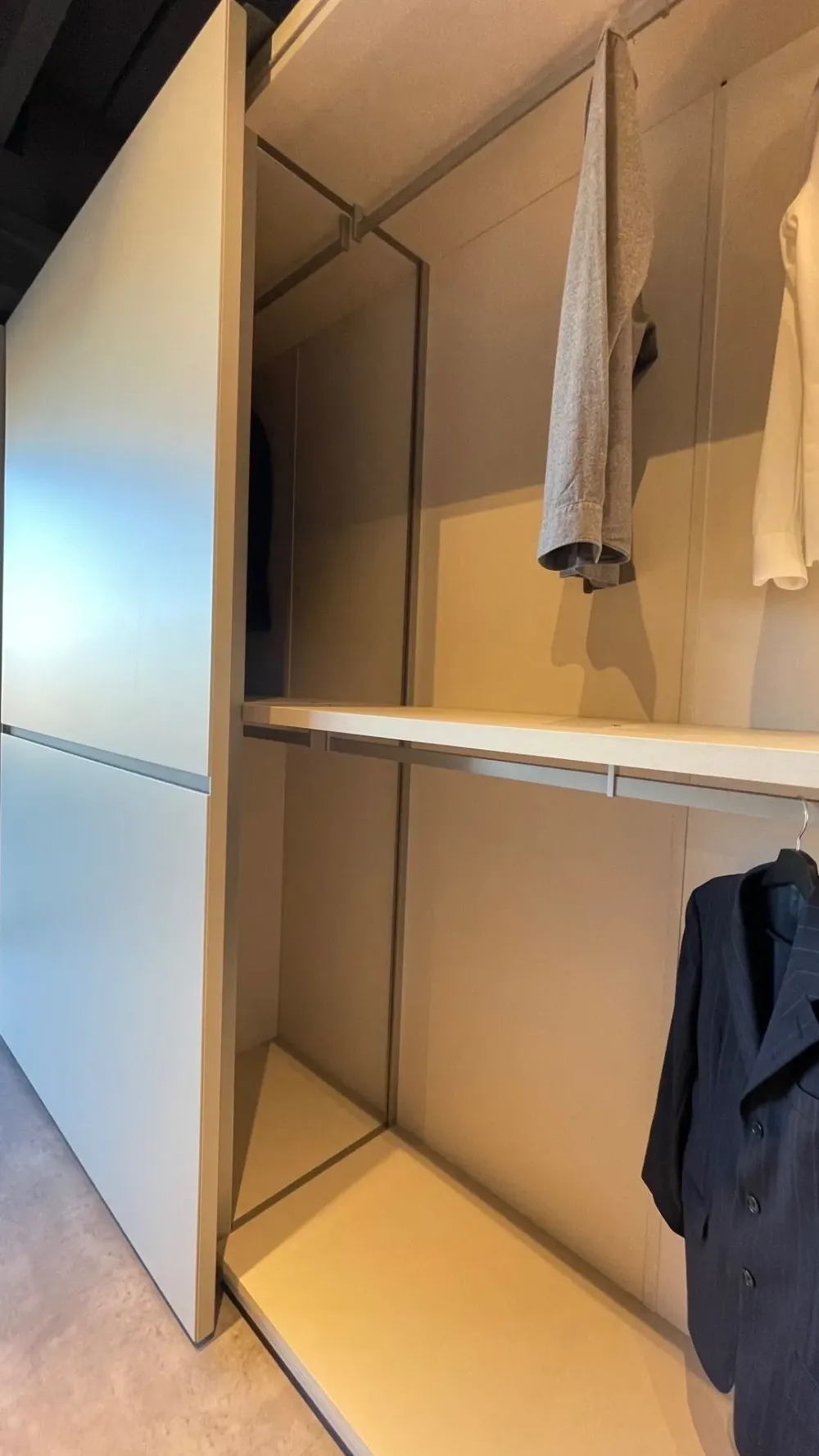 Armadio in OFFERTA OUTLET: design moderno, pratico e funzionale. Ideale per ogni ambiente!^Sangiacomo Hot