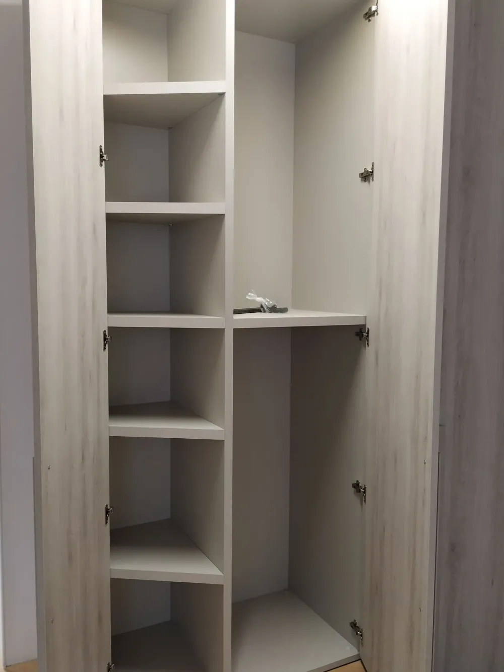 ZG Mobili Armadio scontato 31% modello Power rovere chiaro di- Armadi