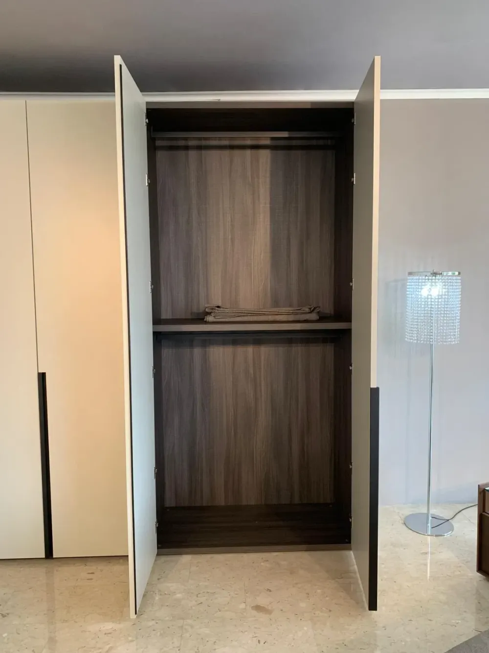 ARMADIO Tratto di in OFFERTA OUTLET Armadi