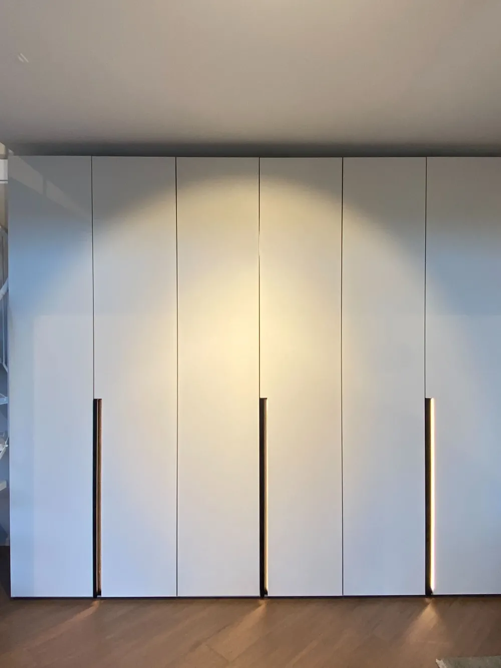 Sale Armadio Tratto realizzato in laccato opaco di scontato -35% Armadi