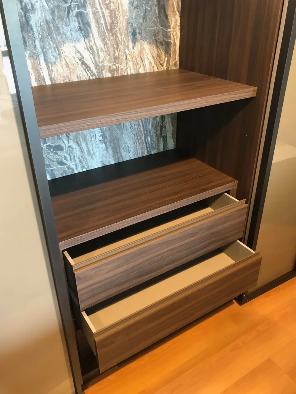 Online Armadio Wardrobe collection realizzato in laminato materico di scontato -40% Armadi