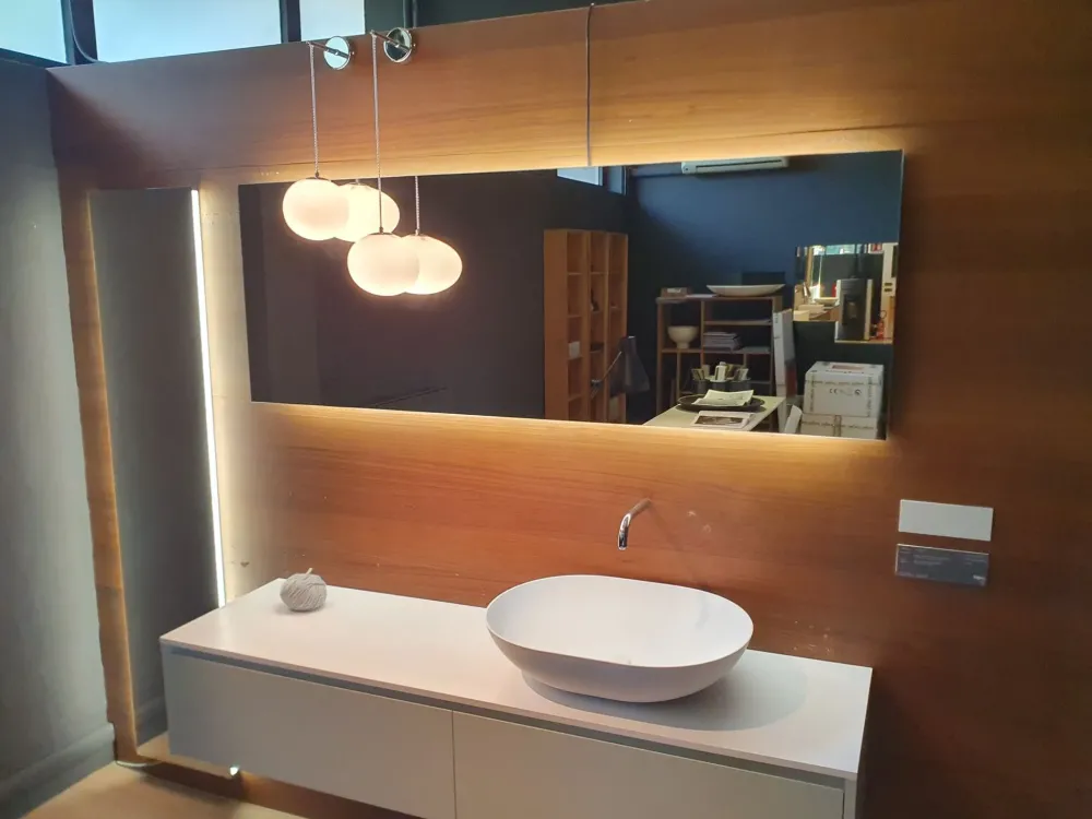 Clearance Arreda il tuo bagno con il mobile e lo specchio in offerta! Affrettati! Mobili Bagno Sospeso