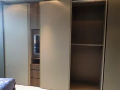 Camera da letto Armadio breccia con porta tv in laccato opaco a prezzo Outlet^Sangiacomo New