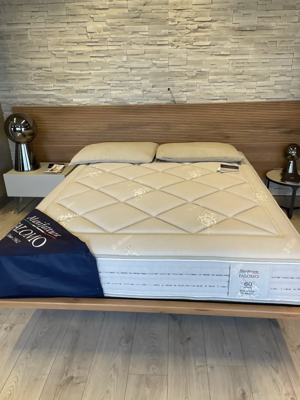 Camera da letto Letto modello zen sospeso a prezzi outlet Camere Da Letto