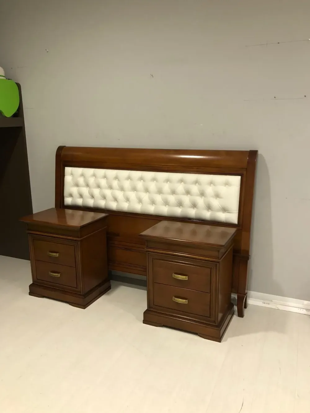 Camera da letto Gran dama in legno scontata^Devina Nais