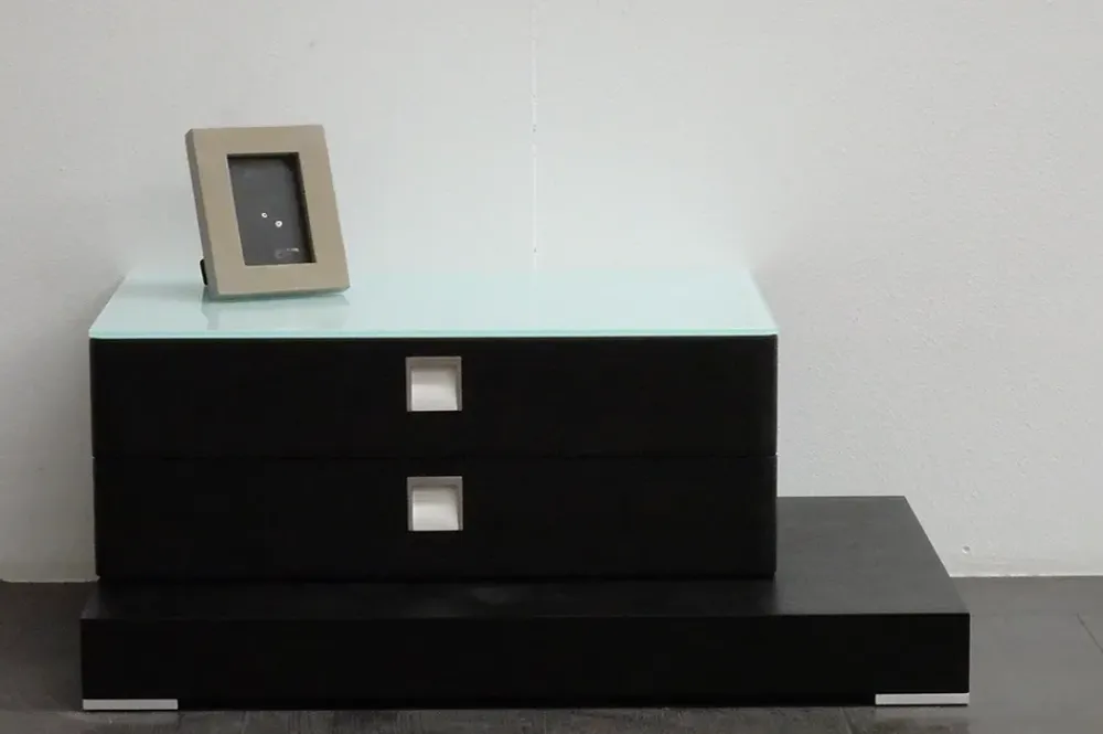 Distribuzione Grandi Marchi Camera Comodino tesera a 2 cassetti su panca scontato del -50 %- Comodini