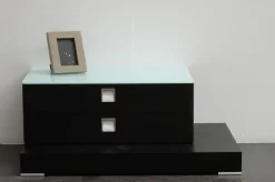 Distribuzione Grandi Marchi Camera Comodino tesera a 2 cassetti su panca scontato del -50 %- Comodini