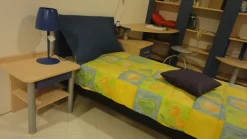 Discount Cameretta Blu con letto a terra a prezzo scontato Camerette