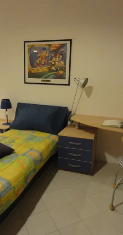 Discount Cameretta Blu con letto a terra a prezzo scontato Camerette