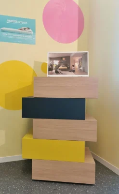 Clearance Cameretta in laccato opaco Young  Moretti compact scontata a PREZZI OUTLET Camerette