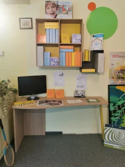 Clearance Cameretta in laccato opaco Young  Moretti compact scontata a PREZZI OUTLET Camerette