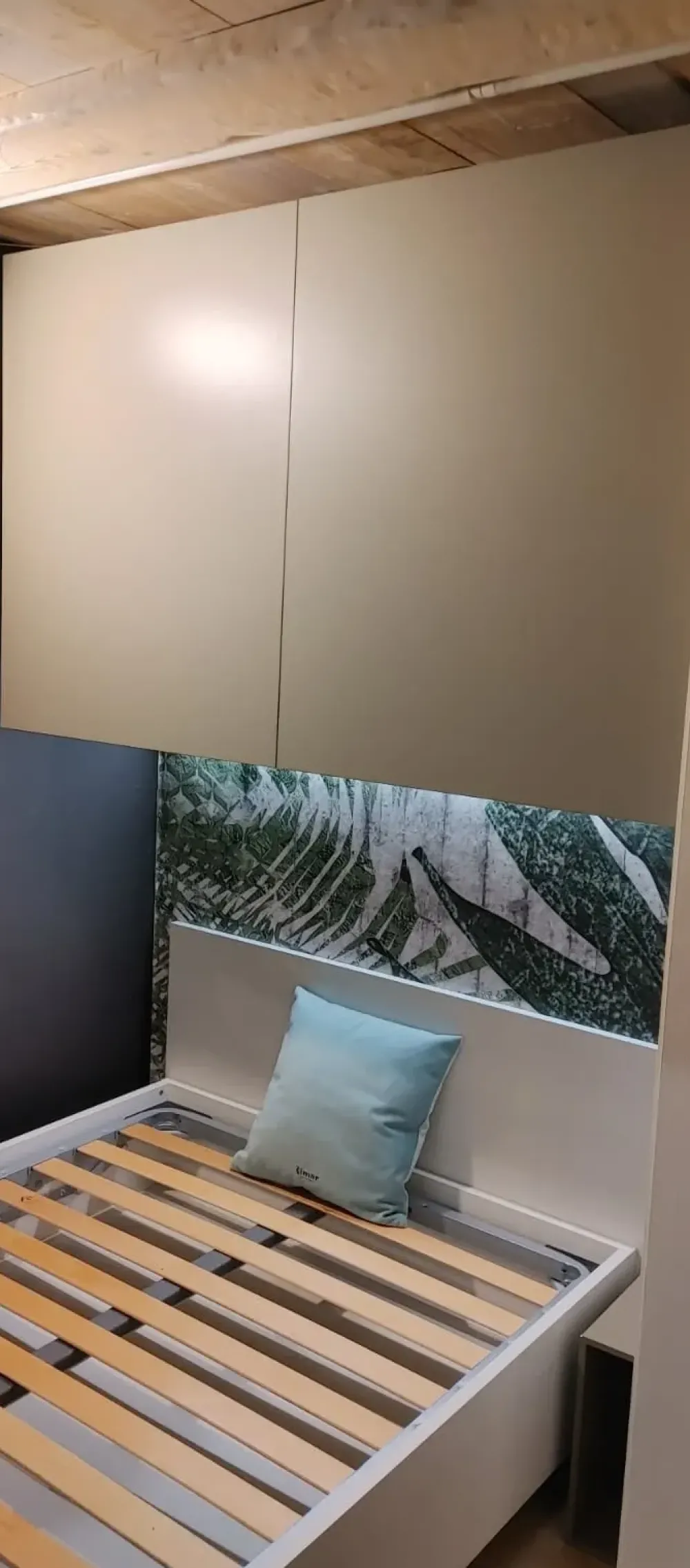 Cameretta in laminato materico Cameretta letto 1p 1/2 moretti compact Moretti compact scontata a PREZZI OUTLET^Moretti Compact Camerette Hot