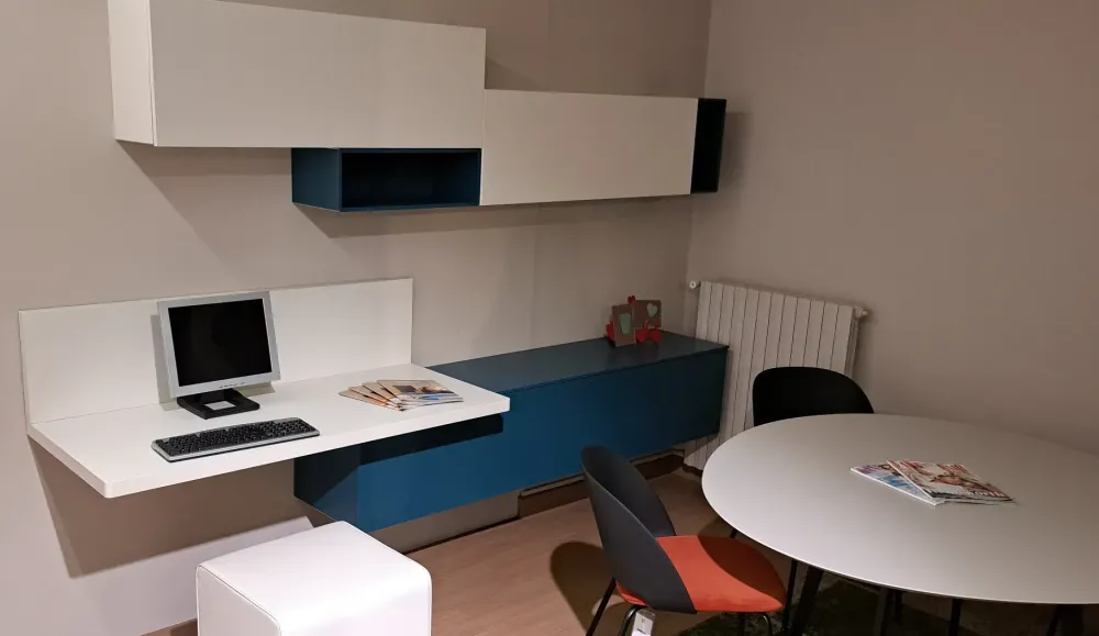 Moretti Compact Camerette Cameretta in laminato opaco Scrivania attrezzata moretti Moretti compact scontata a PREZZI OUTLET- Camerette