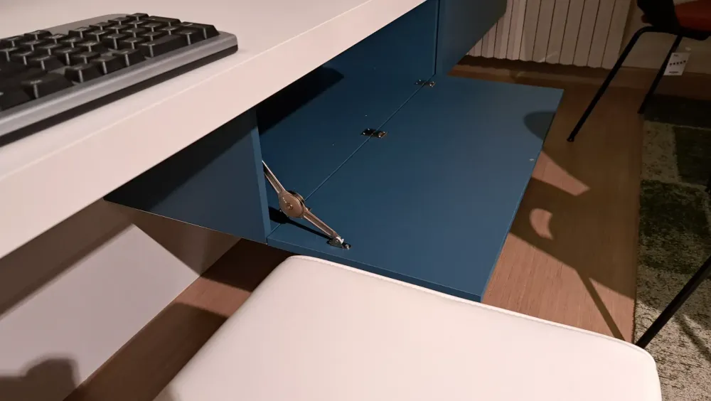 Moretti Compact Camerette Cameretta in laminato opaco Scrivania attrezzata moretti Moretti compact scontata a PREZZI OUTLET- Camerette