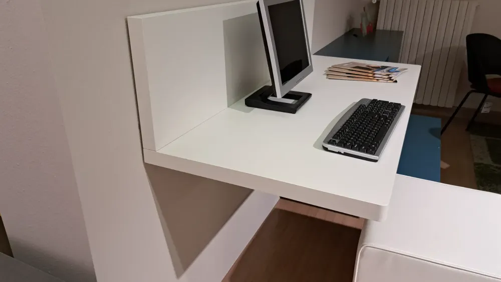 Moretti Compact Camerette Cameretta in laminato opaco Scrivania attrezzata moretti Moretti compact scontata a PREZZI OUTLET- Camerette