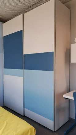 Discount Cameretta in laminato opaco Cameretta moretti blu Moretti compact scontata a PREZZI OUTLET Camerette